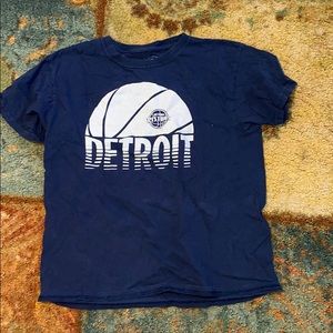 Kids Medium Pistons Locker Room T-Shirt